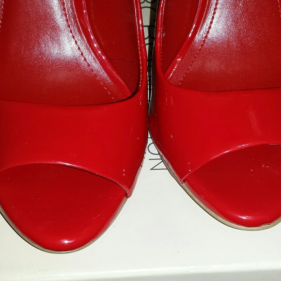 Shoes - Picture 3 of 8